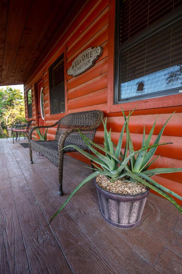 Cabin 1 Rental 15 Minutes From Magnolia And Baylor Waco Exterior photo